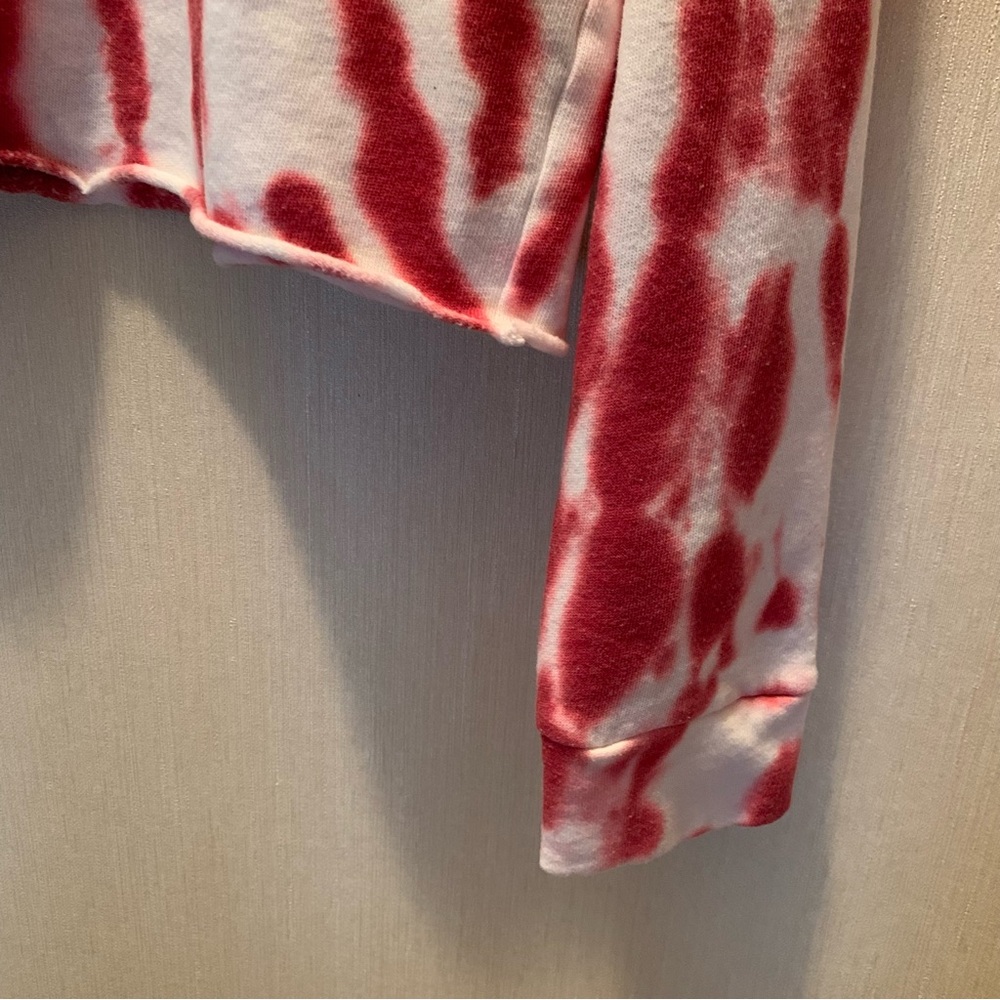 VS PINK IU Indiana Hoosiers Football Tie Dye Boxy Cropped Fleece Long Sleeve Top - Picture 5 of 9